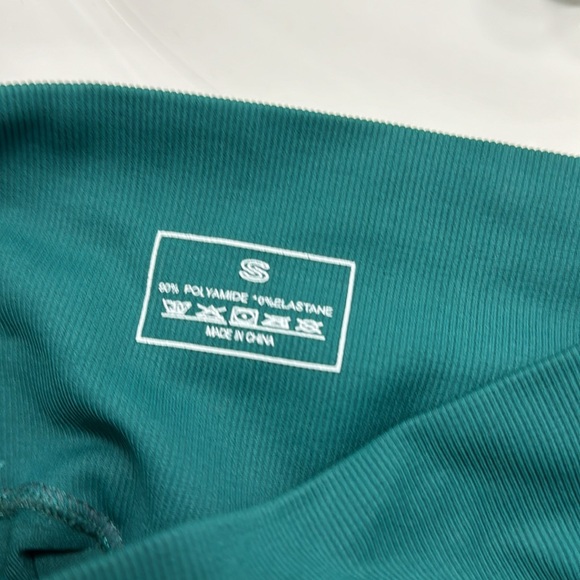 *SOLD* Dark green scrunch bum leggings - Picture 4 of 4